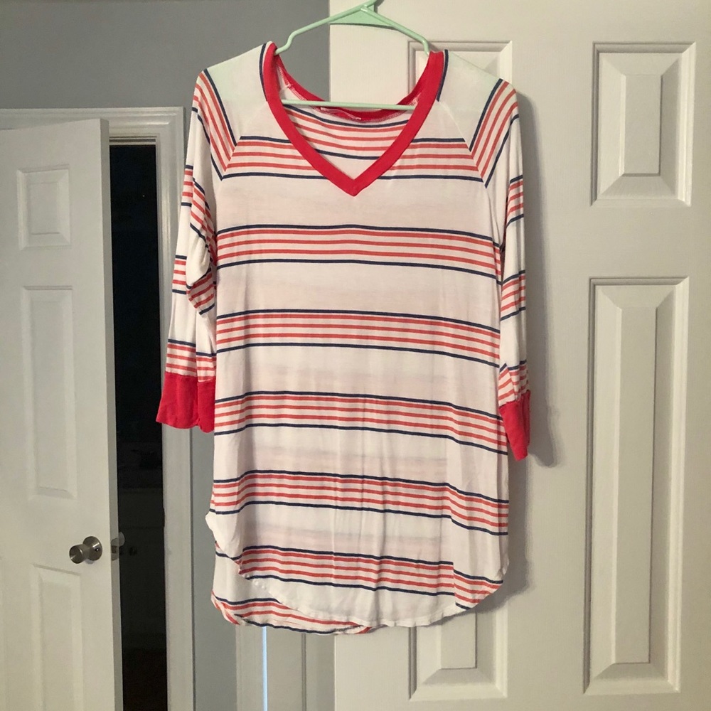 ❤️🤍  Coco and Main 3/4 Sleeve Shirt Size M 🤍❤️